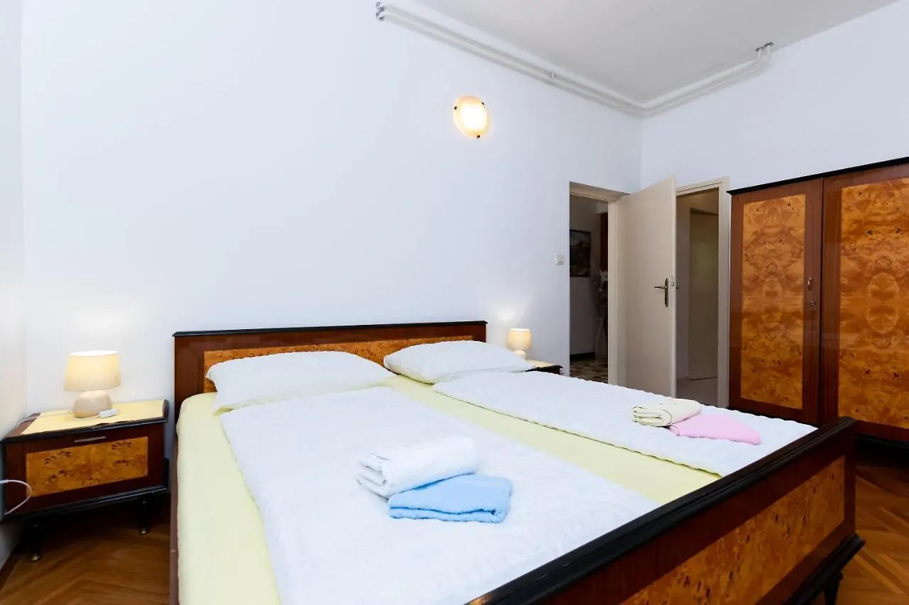 Apartments Marija Sabina Lopar