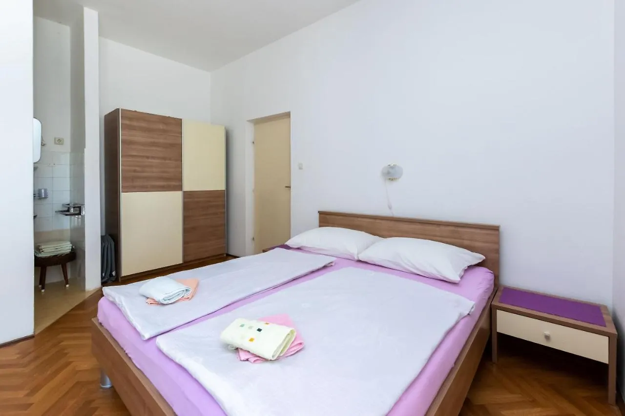 Apartments Marija Sabina Lopar 0*,  Croatia
