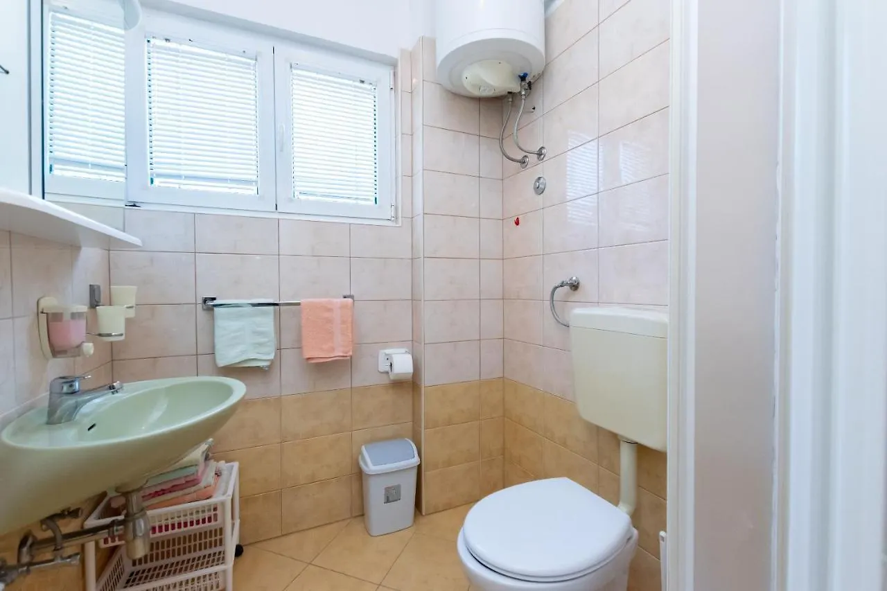 Apartments Marija Sabina Lopar 0*,  Hırvatistan